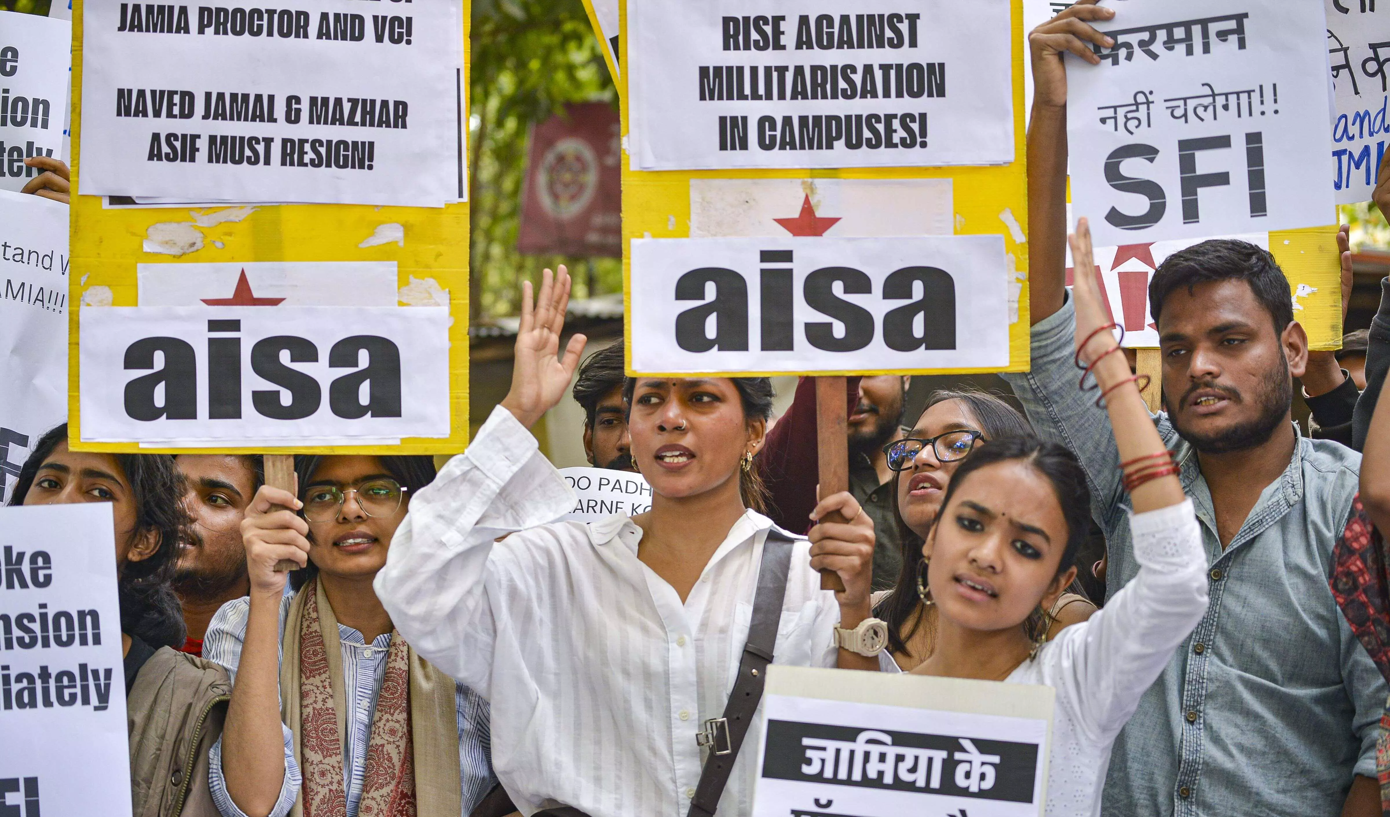 Delhi HC stays suspension of Jamia students for protesting in campus without permission Delhi HC stays suspension of Jamia students for protesting in campus without permission