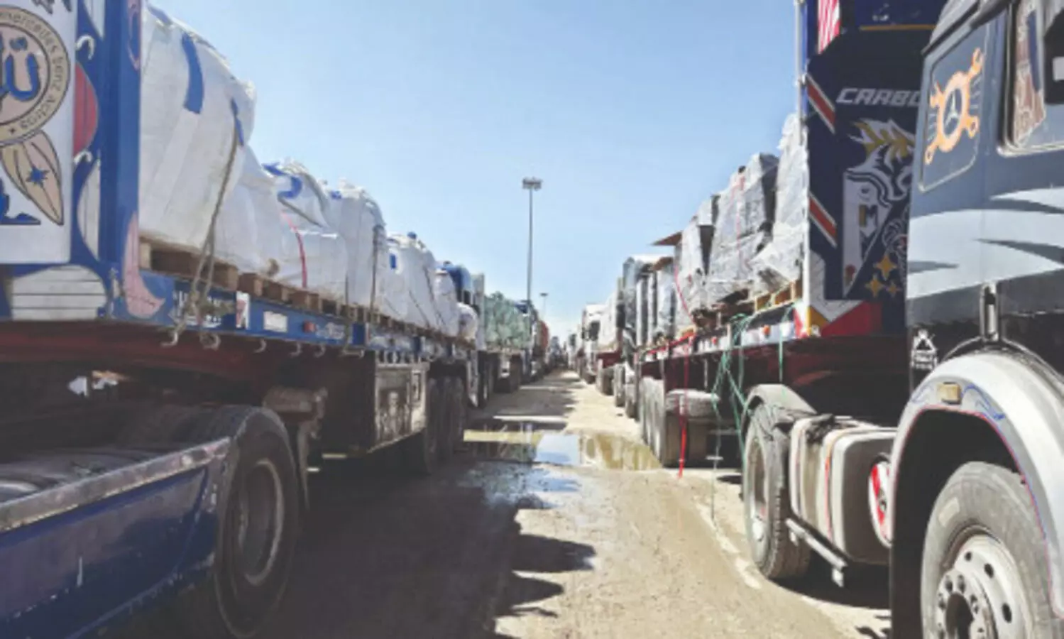 Aid freeze sends humanitarian groups scurrying in Gaza