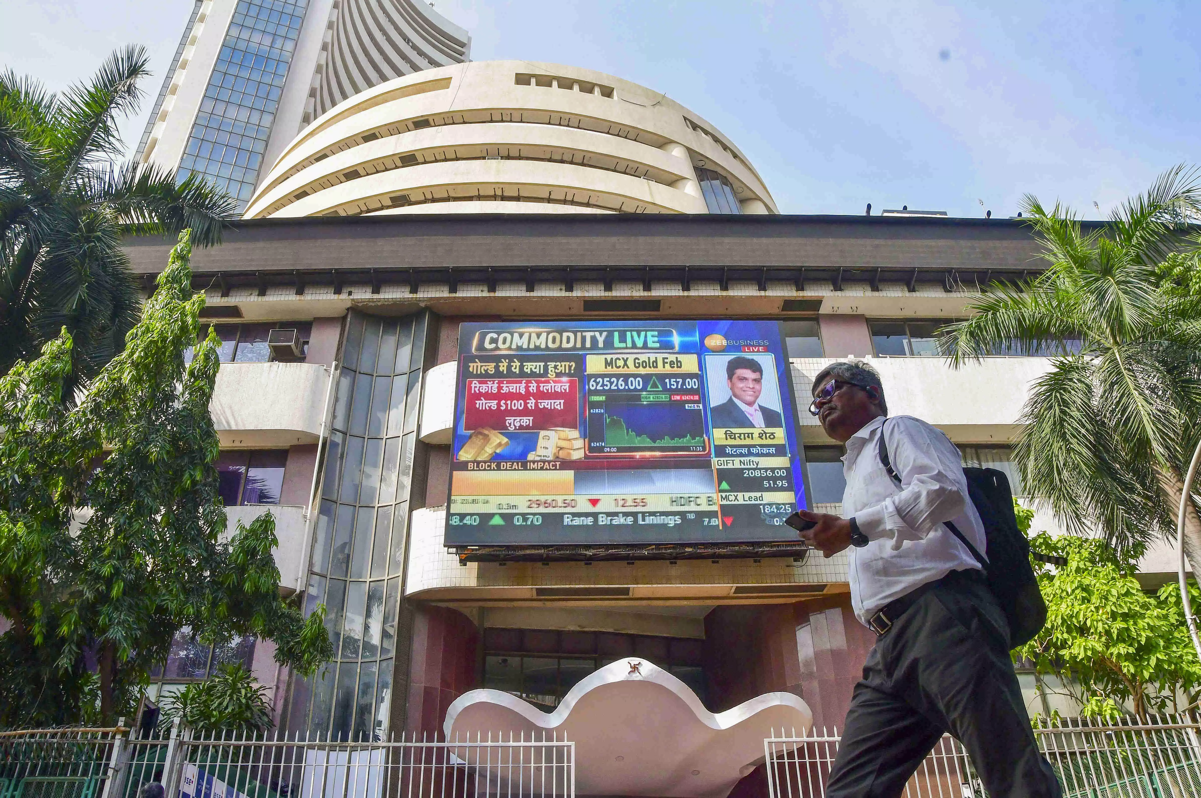 Markets bounce back in tandem with rally in Asian peers Markets bounce back in tandem with rally in Asian peers