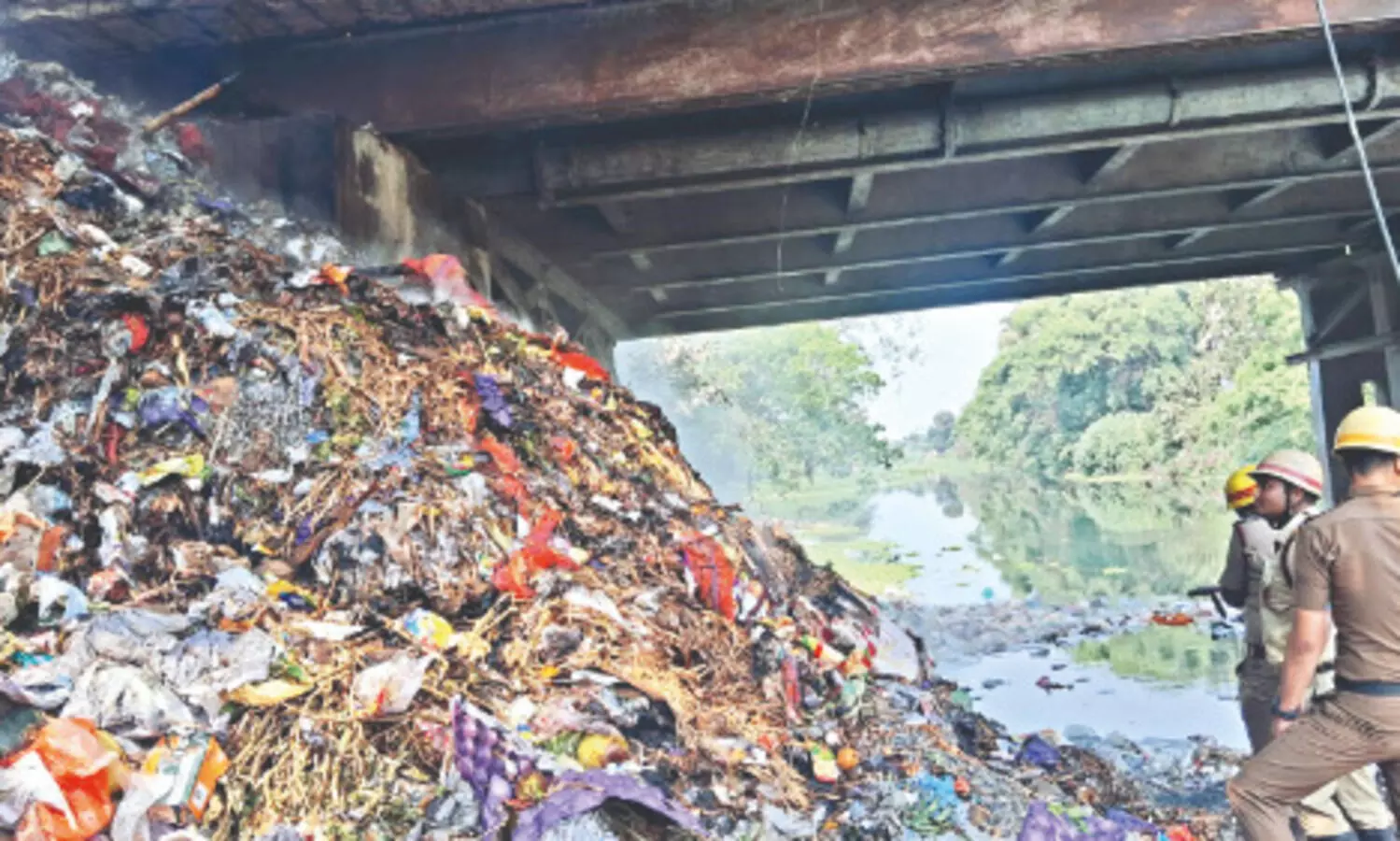 Fire breaks out under Karala Bridge, none hurt Fire breaks out under Karala Bridge, none hurt