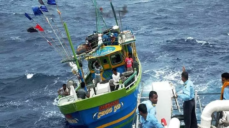 Sri Lankan Navy arrests 14 Indian fishermen from Pamban for fishing across border
