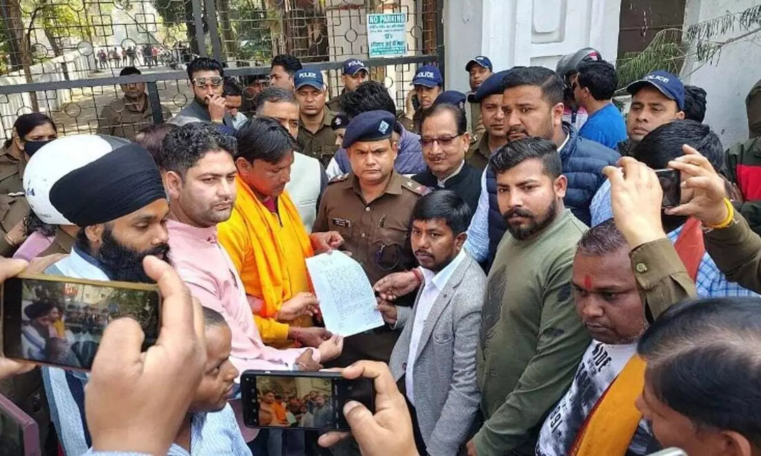 Bajrang Dal storms Haridwar college over Iftar party, cries Islamic Jihad