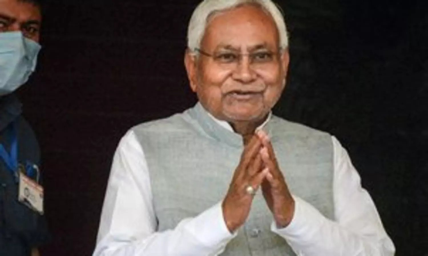 Nitish hands appointment letters to over 50,000 newly recruited teachers