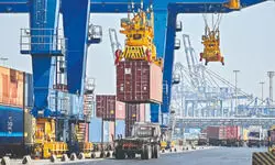 Commerce Ministry assures exporters to protect their interests amid US tariff threat Commerce Ministry assures exporters to protect their interests amid US tariff threat