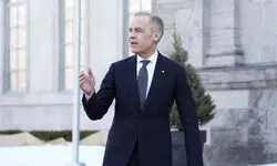 Mark Carney is sworn in as Canadas new prime minister as country deals with Trumps trade war