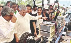 IIT Madras’ Hyperloop project to become world’s longest: Vaishnaw IIT Madras’ Hyperloop project to become world’s longest: Vaishnaw