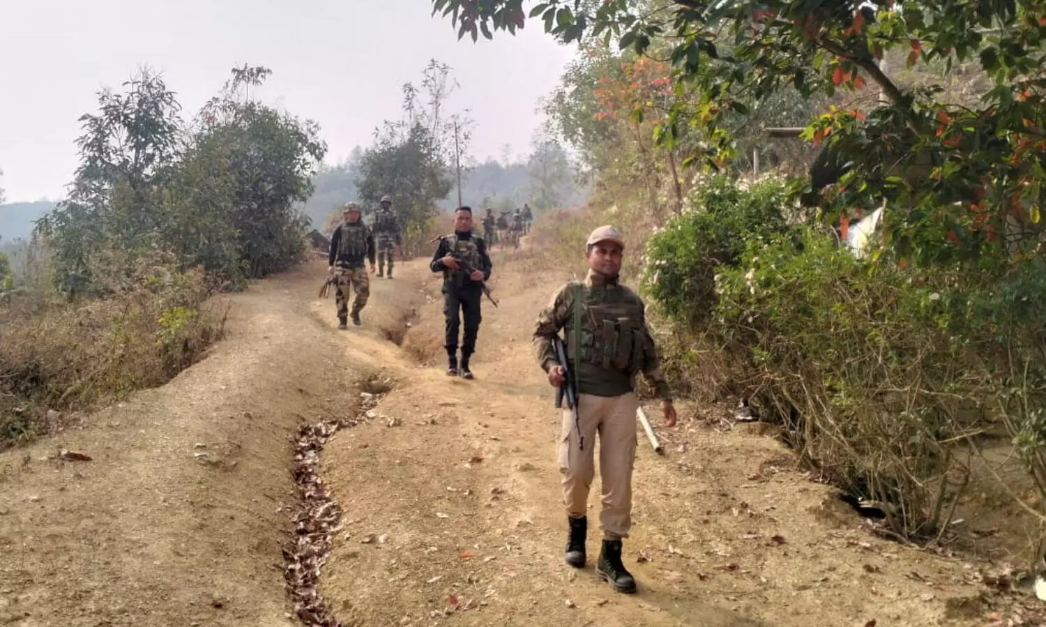 Fresh clashes in Manipurs Churachandpur, several injured in stone pelting