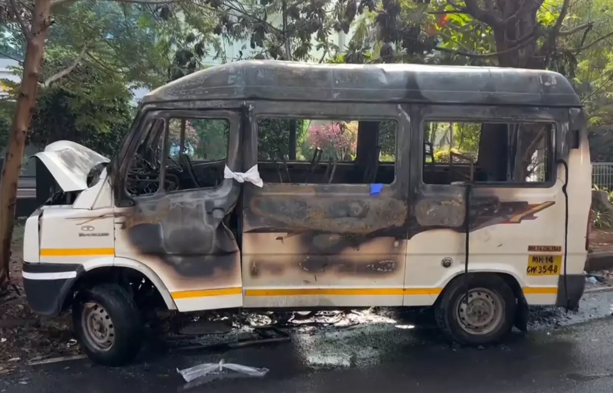 Four killed, five injured as minibus catches fire near Pune Four killed, five injured as minibus catches fire near Pune