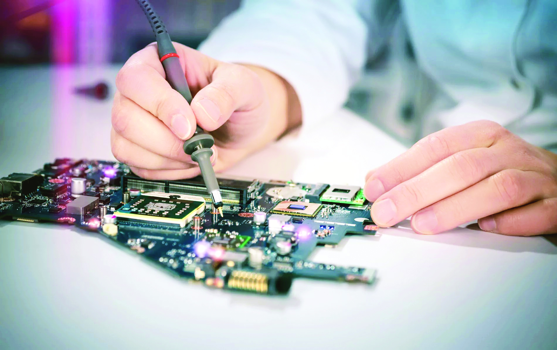 Govt disburses `14,020 cr for ten sectors under PLI schemes Govt disburses `14,020 cr for ten sectors under PLI schemes