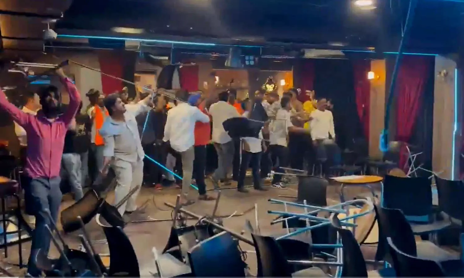 Wont apologise for Shinde jibe, says Kamra, slams vandalism at show venue