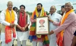 Raj CM honoured by Saini Samaj in Chomu