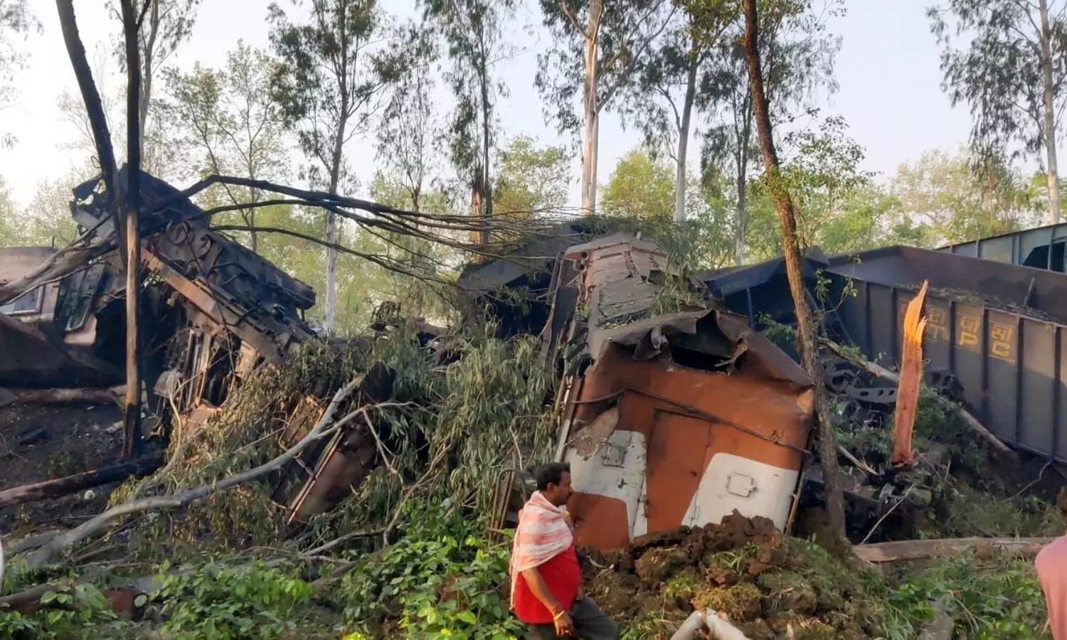 2 drivers killed, 4 injured as goods trains operated by NTPC collide head-on in Jharkhand
