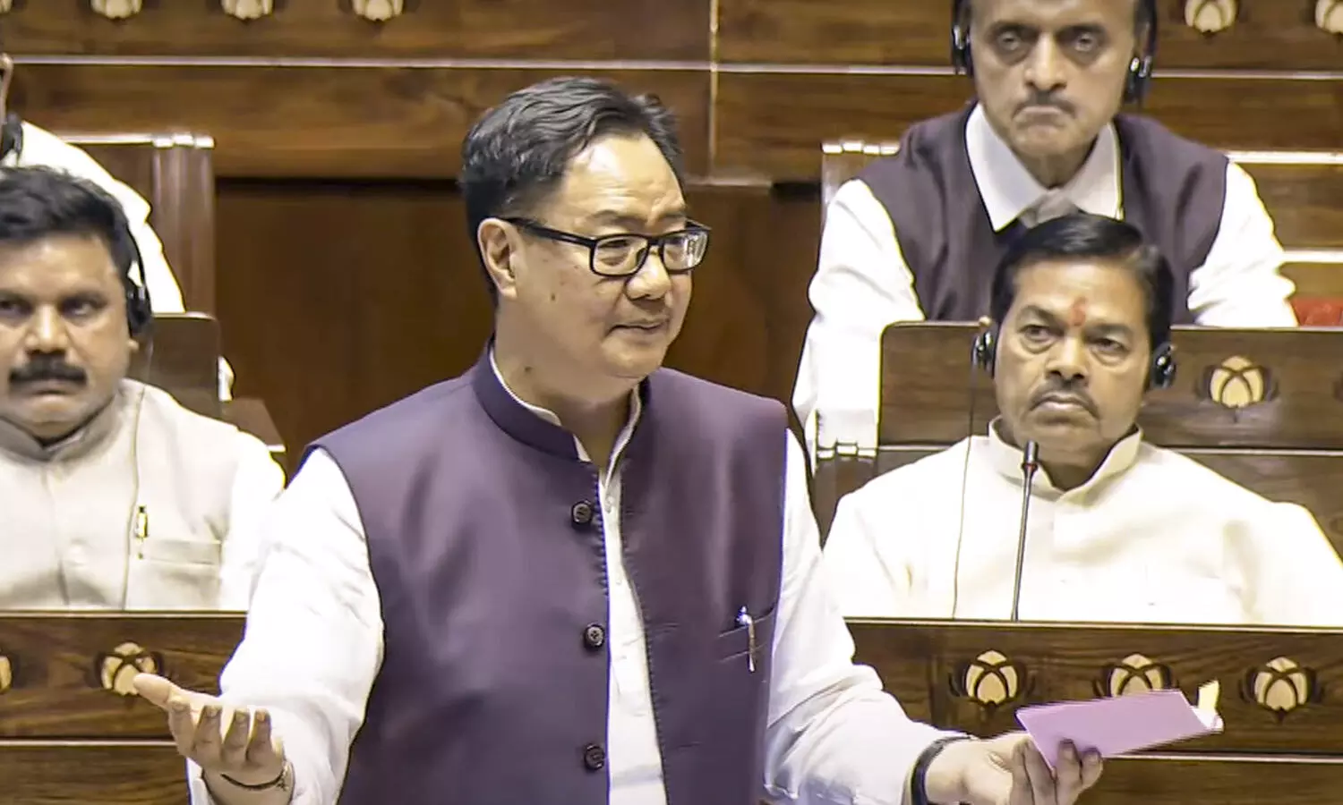 No non-Muslim can interfere in Waqf Board: Kiren Rijiju (Ld)