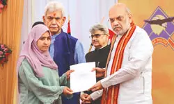 Shah pays tributes to J&K Police martyrs Shah pays tributes to J&K Police martyrs