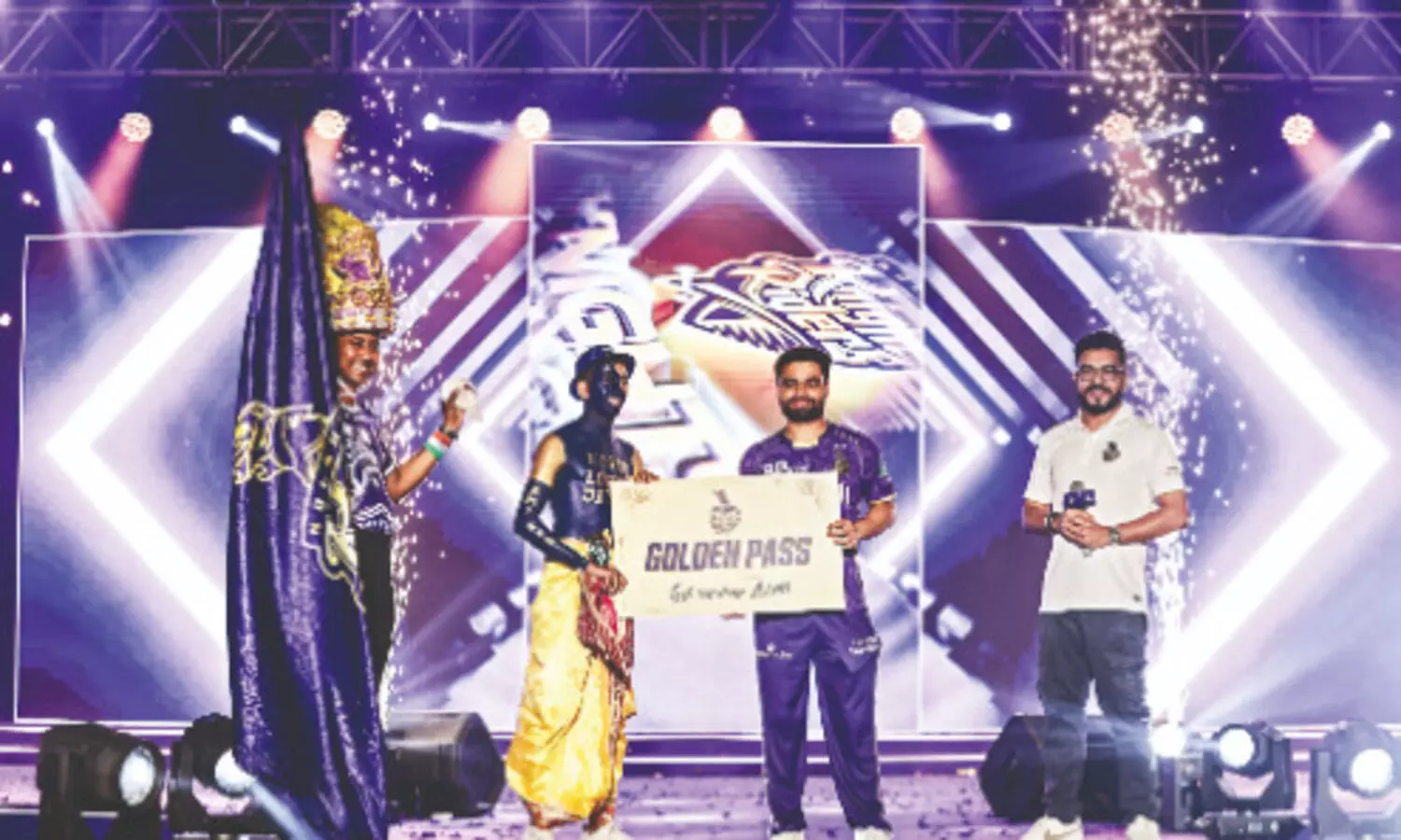 Painting Kolkata purple and gold Painting Kolkata purple and gold
