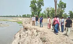 Expert team visits Atreyee River to assess depth and   water crisis