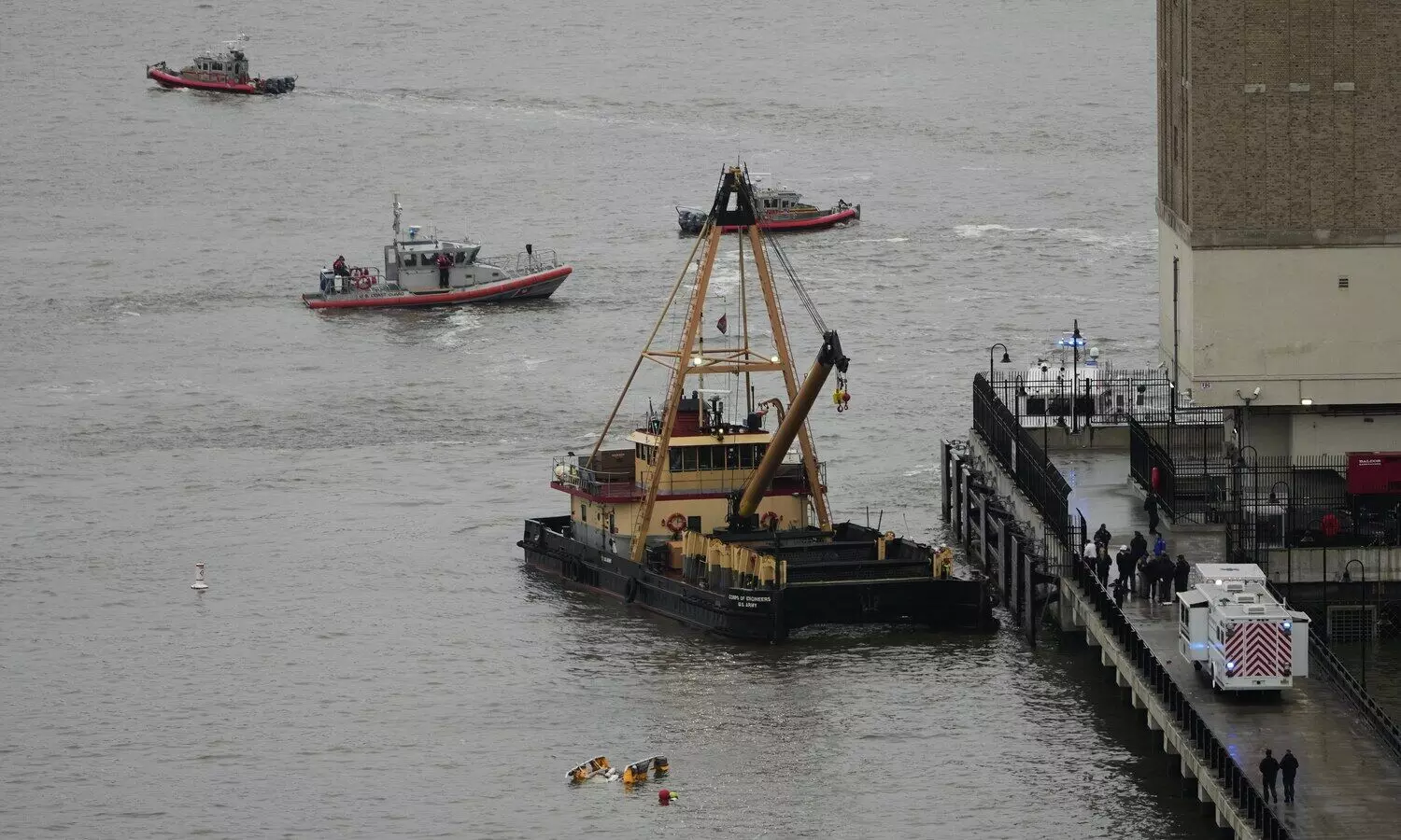 Tourist helicopter crashes into New Yorks Hudson River, killing all six aboard