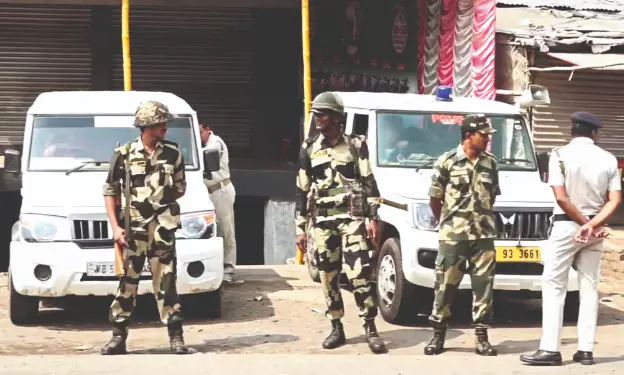 Murshidabad violence ‘under control’; State police sends 23 spl officers to Samserganj Murshidabad violence ‘under control’; State police sends 23 spl officers to Samserganj