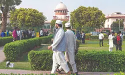 Waqf hearing: Will Muslims be allowed on Hindu boards? SC asks Centre Waqf hearing: Will Muslims be allowed on Hindu boards? SC asks Centre
