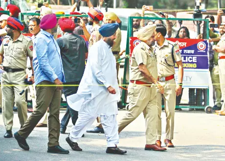 High Court asks Punjab govt not to take coercive action against Cong leader till Apr 22 High Court asks Punjab govt not to take coercive action against Cong leader till Apr 22