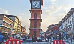 Detour to Lord Shiva’s temple & lunch: How two honeymooning couples escaped death