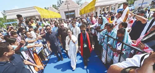 Mamata announces Rs 10L insurance for flag bearers