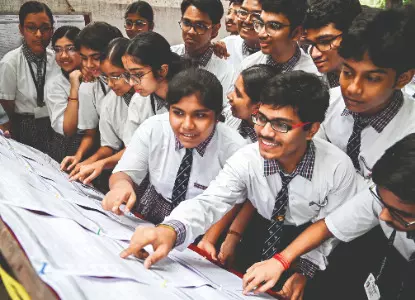 Girls outshine boys in ICSE & ISC exams, CM congratulates Girls outshine boys in ICSE & ISC exams, CM congratulates