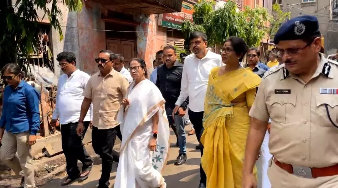 Mamata Banerjee visits fire-ravaged hotel, promises action against guilty