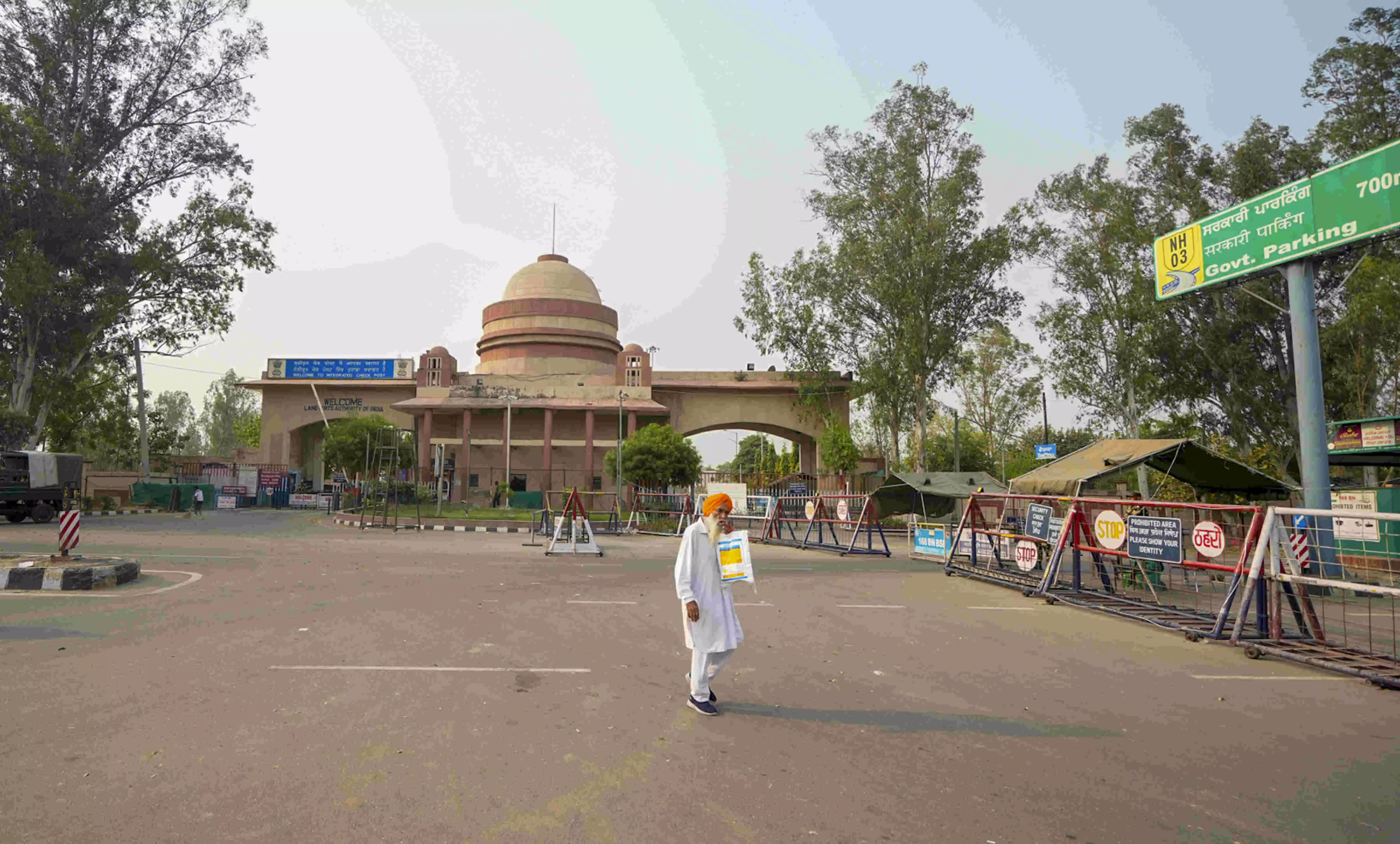 Attari-Wagah border between India and Pakistan completely shut