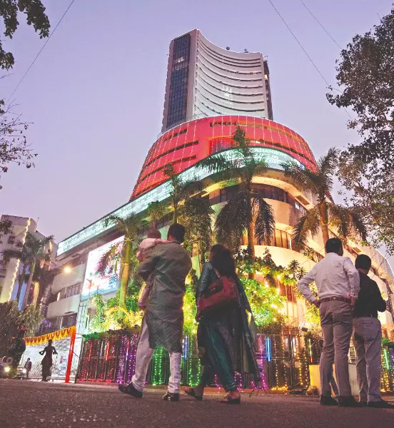 BSE Sensex rises nearly 4% in April on return of FIIs BSE Sensex rises nearly 4% in April on return of FIIs