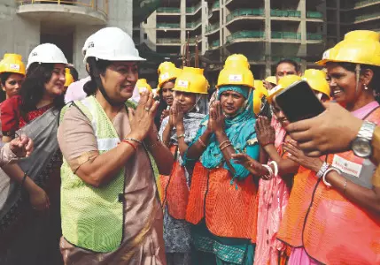 CM Gupta announces health check-ups and rest hours for workers CM Gupta announces health check-ups and rest hours for workers