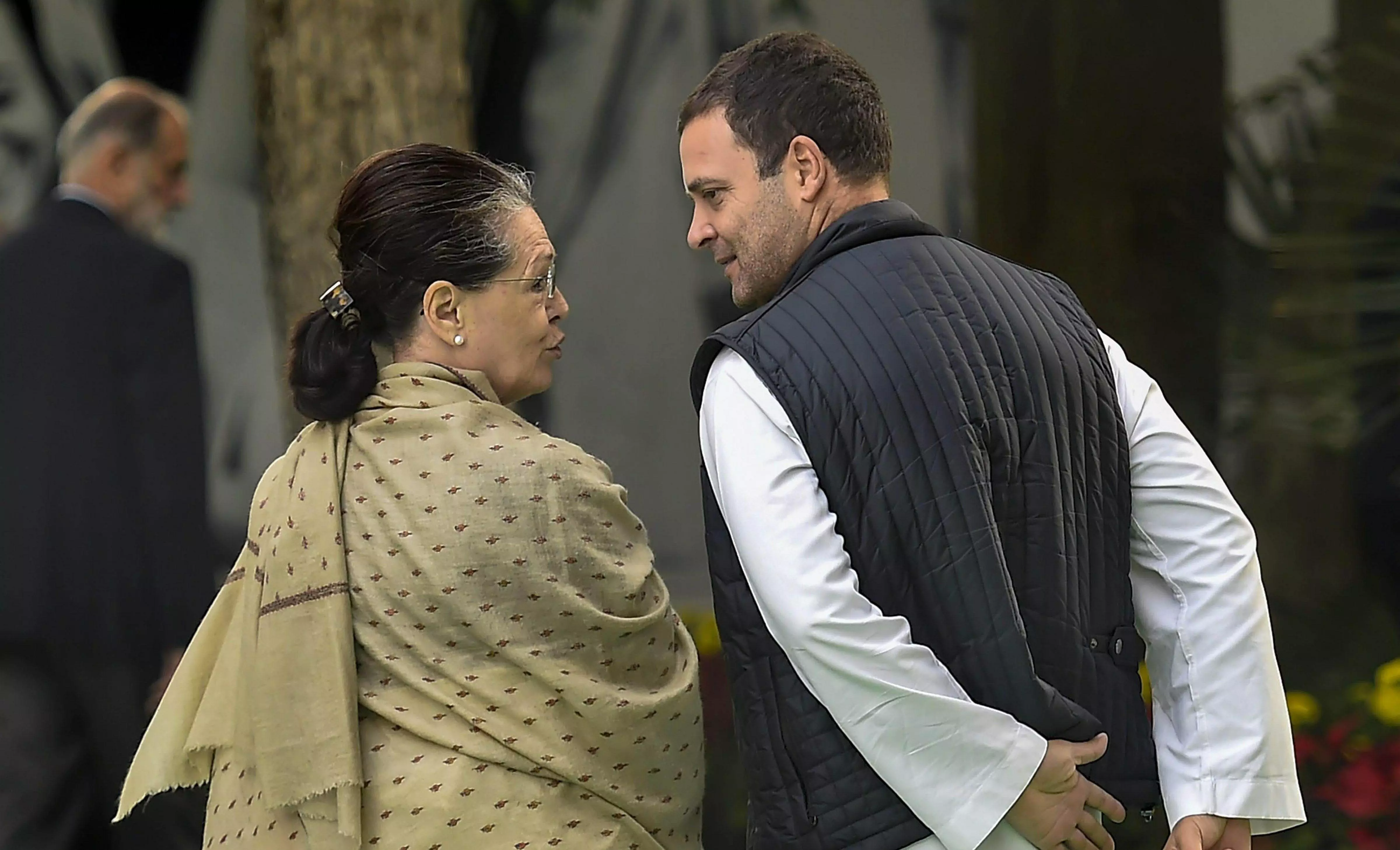 Delhi Court issues notice to Sonia Gandhi, Rahul Gandhi in National Herald case; next hearing on May 8 Delhi Court issues notice to Sonia Gandhi, Rahul Gandhi in National Herald case; next hearing on May 8