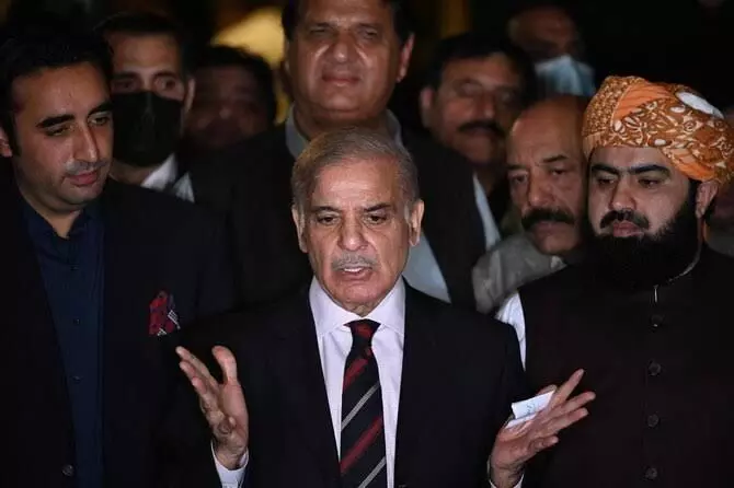 Pakistan to issue formal diplomatic notice to India over IWT suspension Pakistan to issue formal diplomatic notice to India over IWT suspension