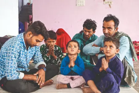 About 21 Pak nationals stranded at Attari-Wagah allowed to cross border About 21 Pak nationals stranded at Attari-Wagah allowed to cross border