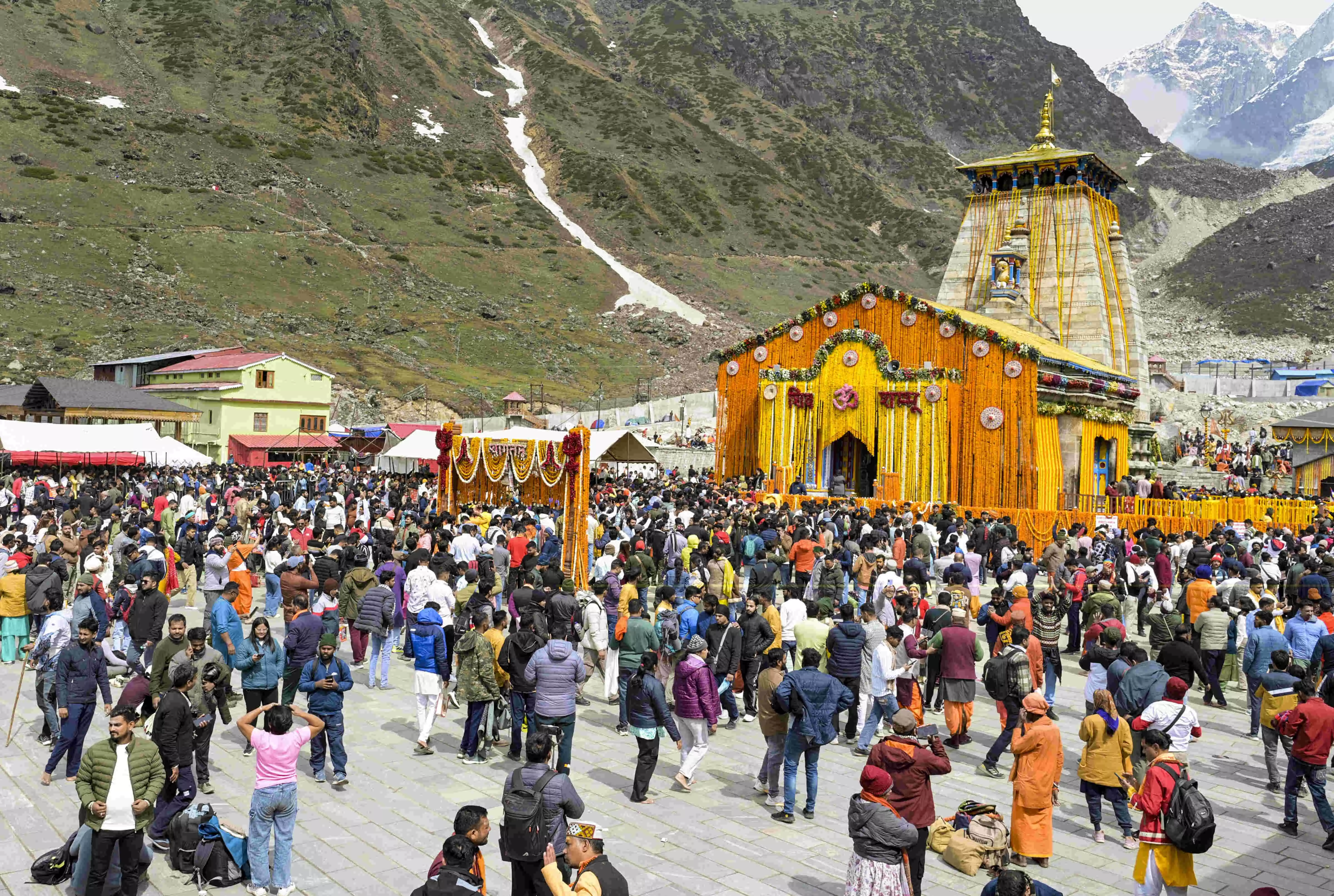 Char Dham Yatra: Chopper services begin for Kedarnath, Badrinath Char Dham Yatra: Chopper services begin for Kedarnath, Badrinath