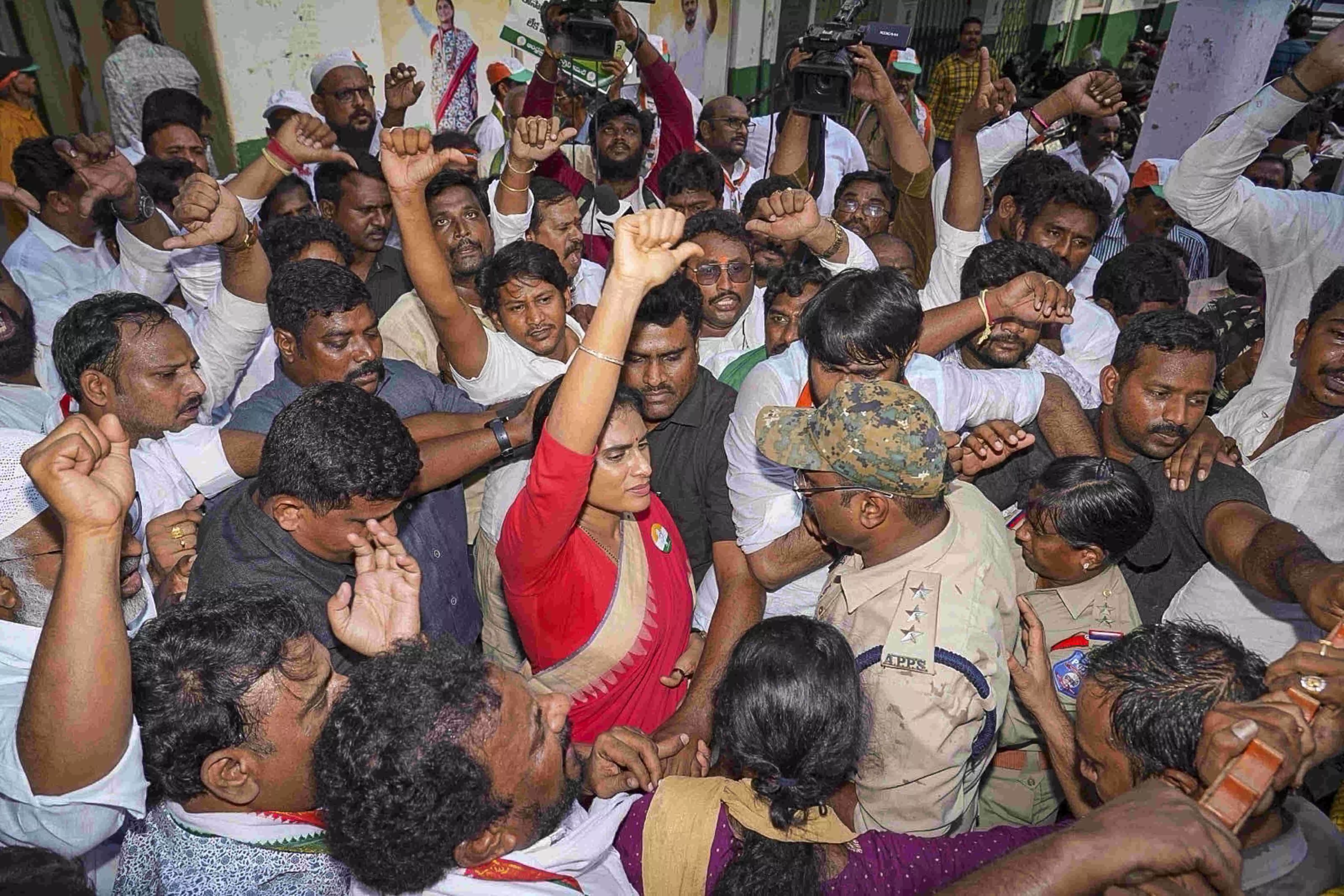 PM Modi blatantly lied about Centre’s support for Amaravati since 2015: APCC chief Sharmila PM Modi blatantly lied about Centre’s support for Amaravati since 2015: APCC chief Sharmila