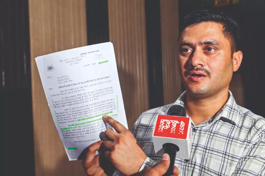 Dismissed trooper appeals for justice, says married Pak cousin after CRPF nod Dismissed trooper appeals for justice, says married Pak cousin after CRPF nod