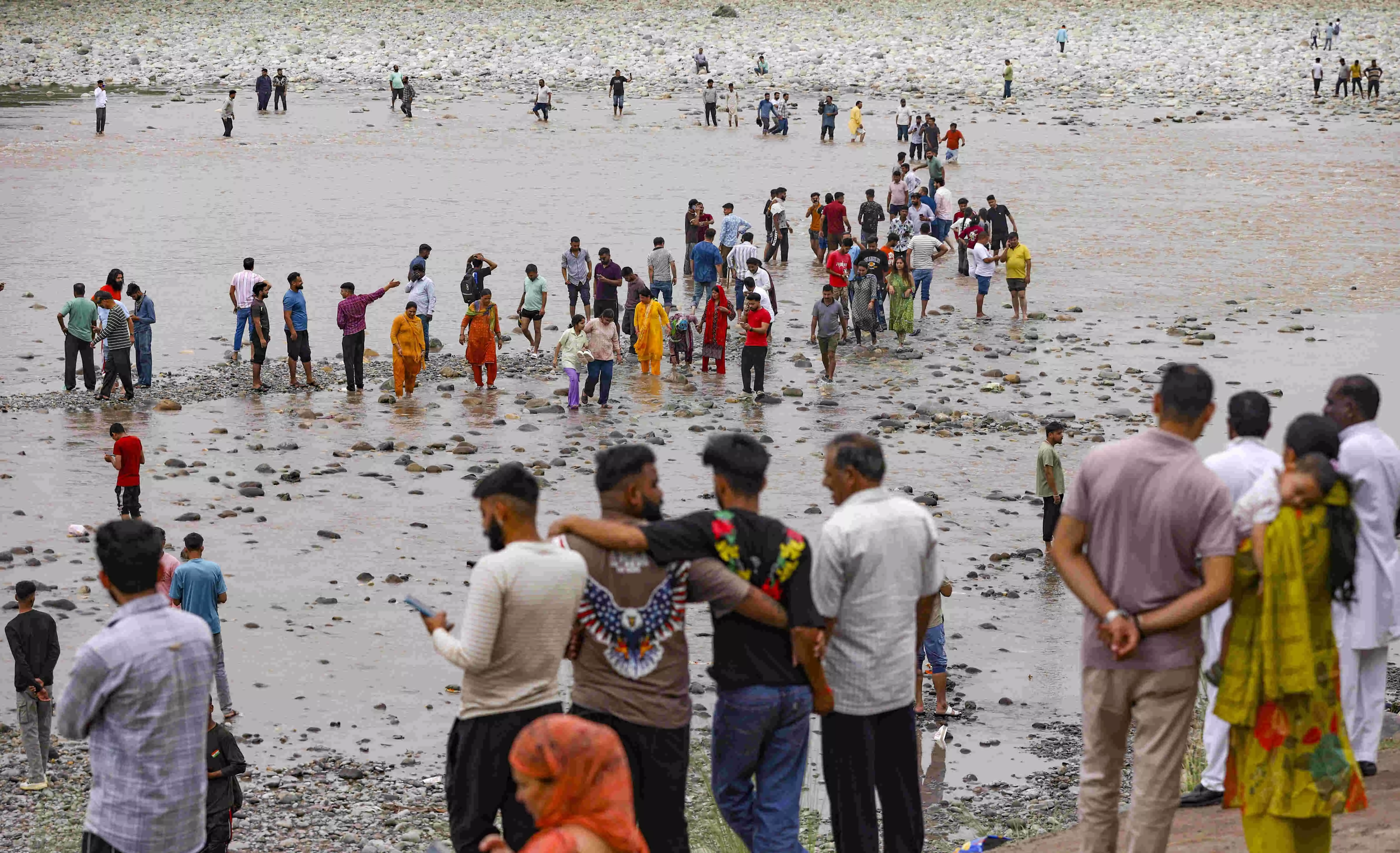Parts of Chenab river dry up as India closes Baglihar, Salal dams amid cross-border tensions Parts of Chenab river dry up as India closes Baglihar, Salal dams amid cross-border tensions
