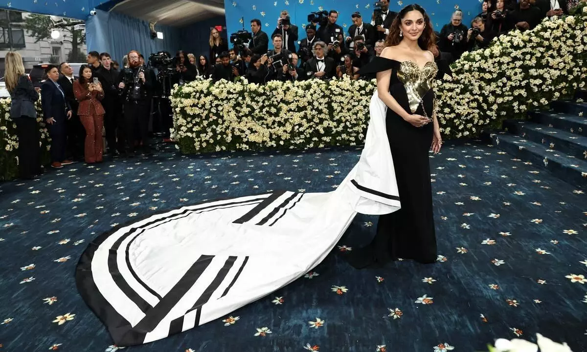 Kiara Advani flaunts baby bump in custom Gaurav Gupta couture at Met Gala Kiara Advani flaunts baby bump in custom Gaurav Gupta couture at Met Gala