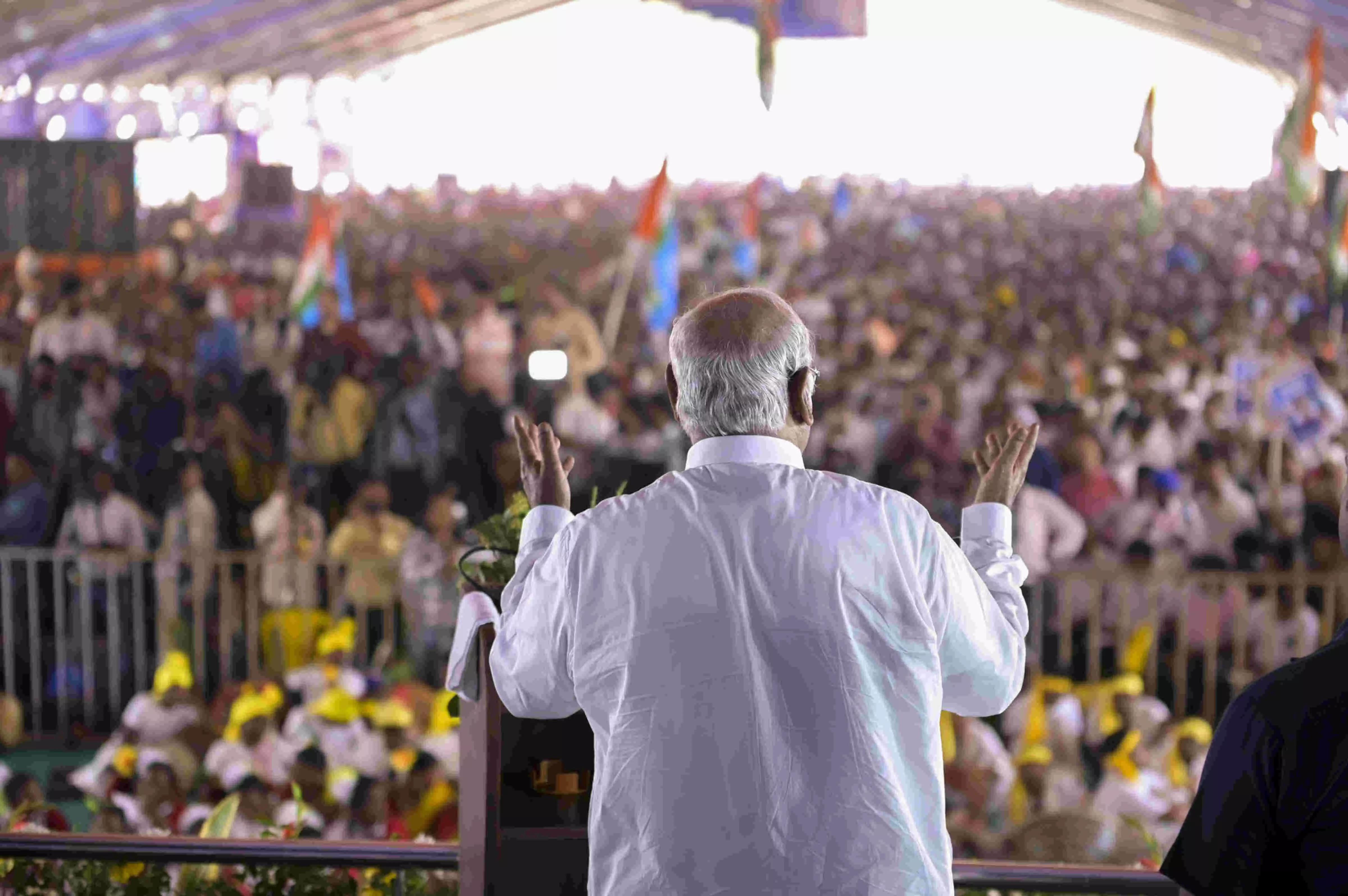 PM Modi cancelled Kashmir visit after receiving intelligence report on terror attack, alleges Kharge PM Modi cancelled Kashmir visit after receiving intelligence report on terror attack, alleges Kharge