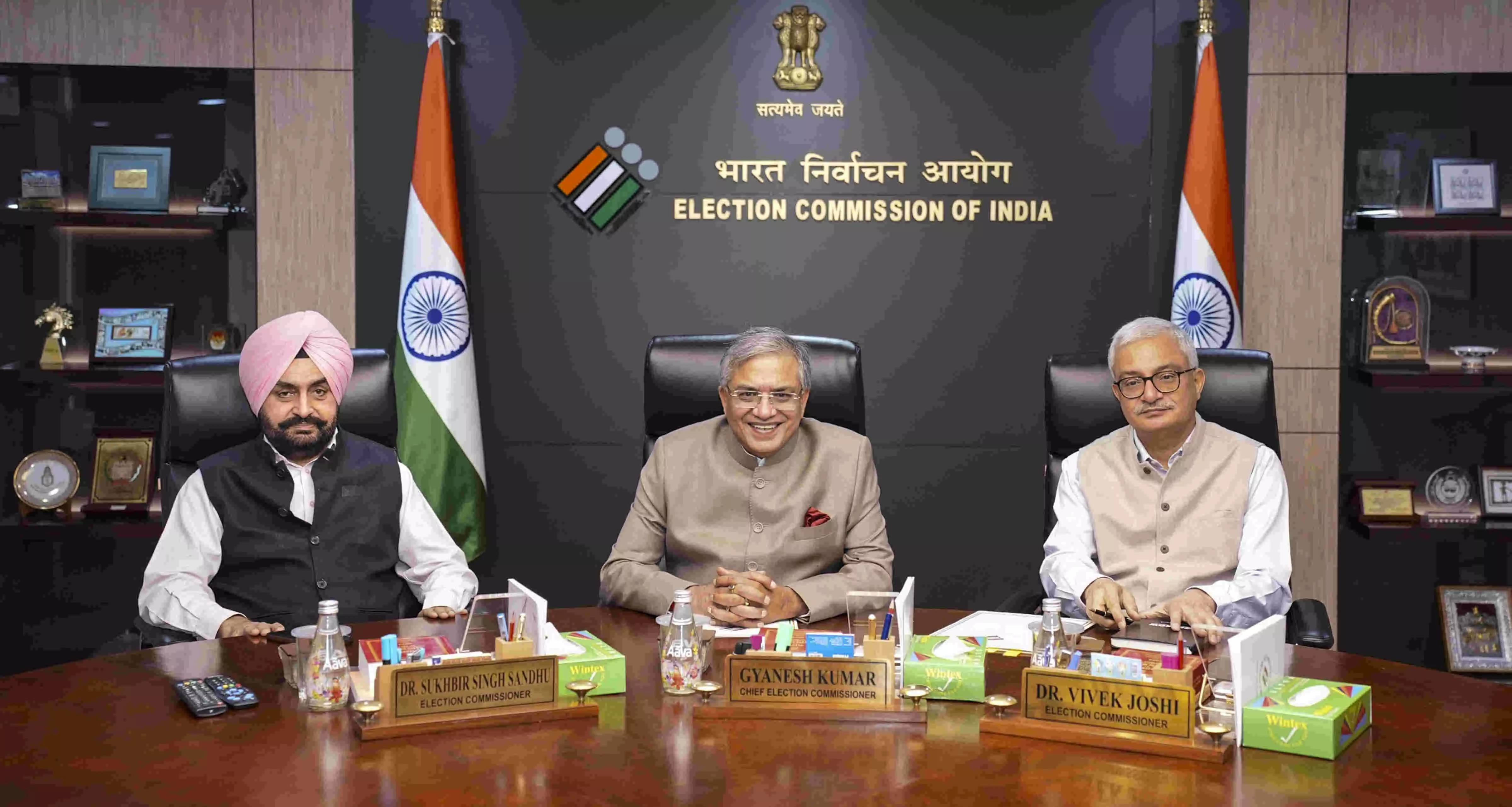 EC starts interaction with political parties for greater understanding of issues; meets Mayawati EC starts interaction with political parties for greater understanding of issues; meets Mayawati
