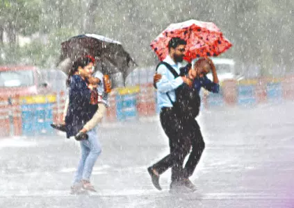 ‘Thundershower to hit several south Bengal districts in next 48 hours’ ‘Thundershower to hit several south Bengal districts in next 48 hours’