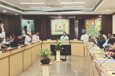 CM Gupta announces sweeping measures to combat pollution CM Gupta announces sweeping measures to combat pollution