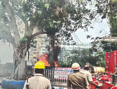 Fire breaks out in Poddar Court area and Sector V in separate incidents Fire breaks out in Poddar Court area and Sector V in separate incidents