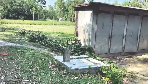 Dinhata villages: Over 500 families face acute drinking water crisis for nearly a decade Dinhata villages: Over 500 families face acute drinking water crisis for nearly a decade