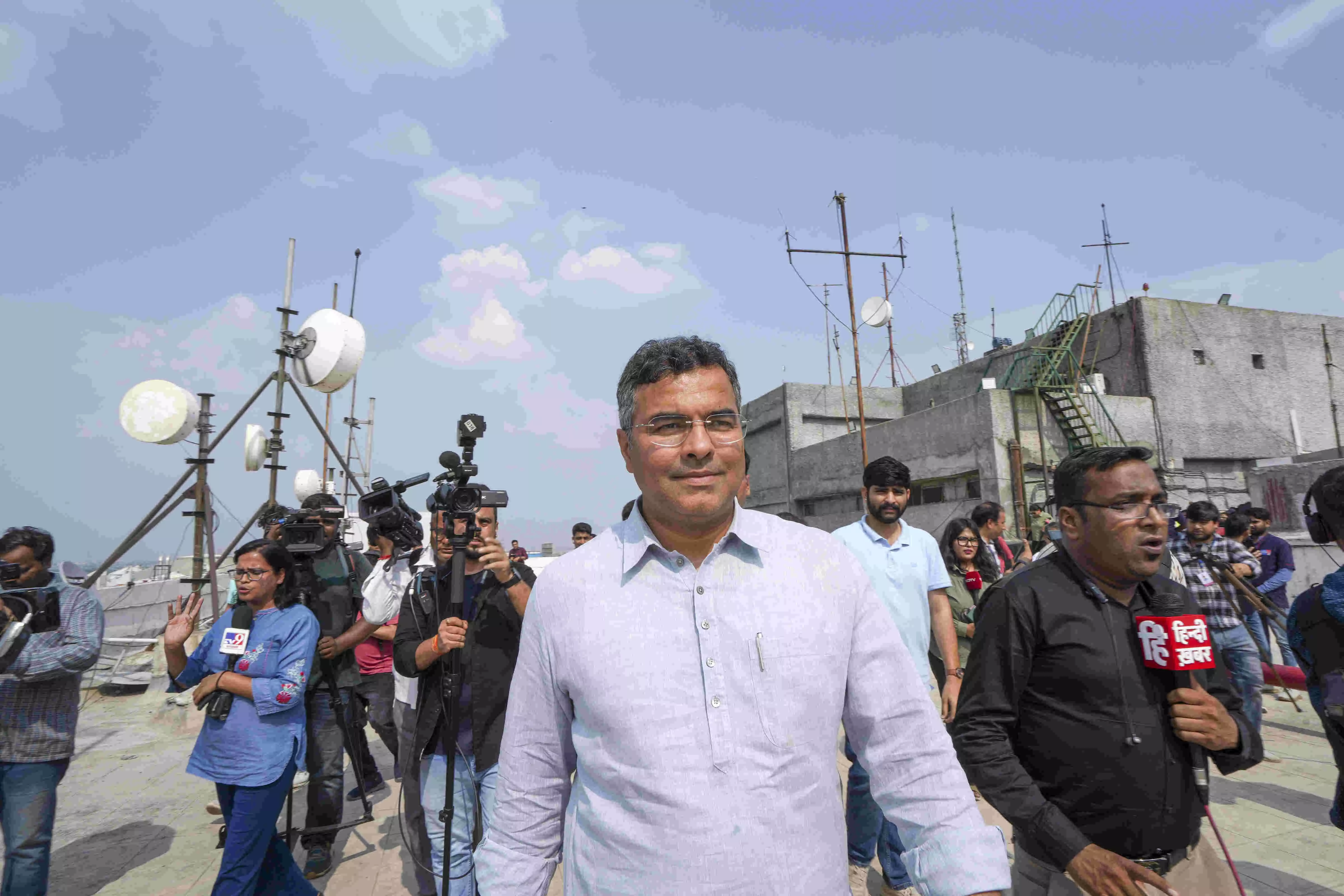Air raid siren testing carried out at PWD building in ITO; more sirens to be installed across Delhi Air raid siren testing carried out at PWD building in ITO; more sirens to be installed across Delhi