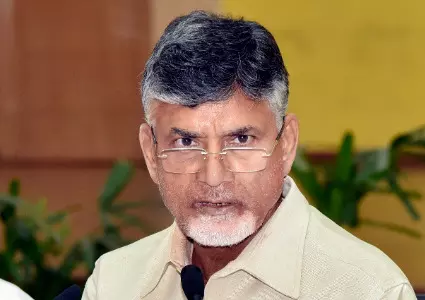 Andhra CM pays tribute to slain soldier Murali Naik Andhra CM pays tribute to slain soldier Murali Naik