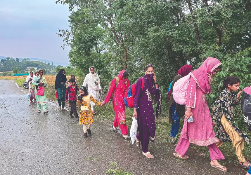 Pak shelling kills three; BSF thwarts infiltration bid in J&K border areas Pak shelling kills three; BSF thwarts infiltration bid in J&K border areas