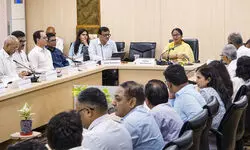 Delhi CM directs top officials to ensure emergency preparedness Delhi CM directs top officials to ensure emergency preparedness