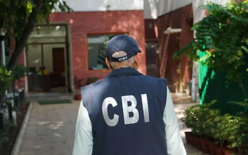 CBI arrests Income Tax Commissioner, 4 others in Rs 70 lakh bribery case CBI arrests Income Tax Commissioner, 4 others in Rs 70 lakh bribery case
